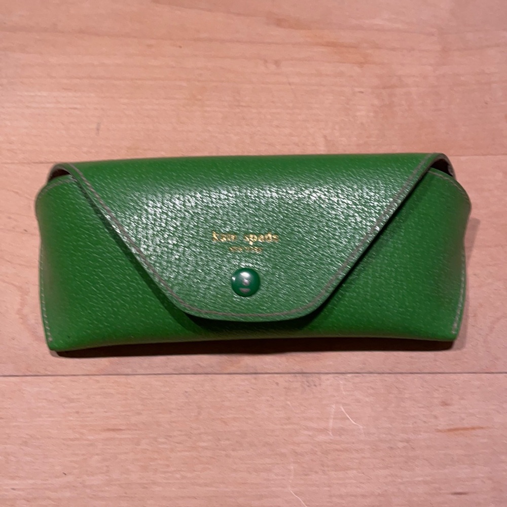 Kate spade Kelly Golf Green leather eyeglass case - Picture 1 of 7